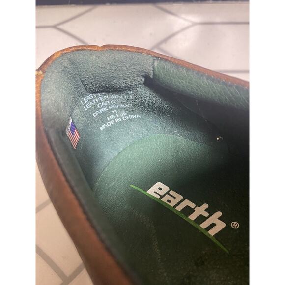 EARTH CARTER SHOES SIZE 11 MEN\'S SHOES IN GOOD CONDITION